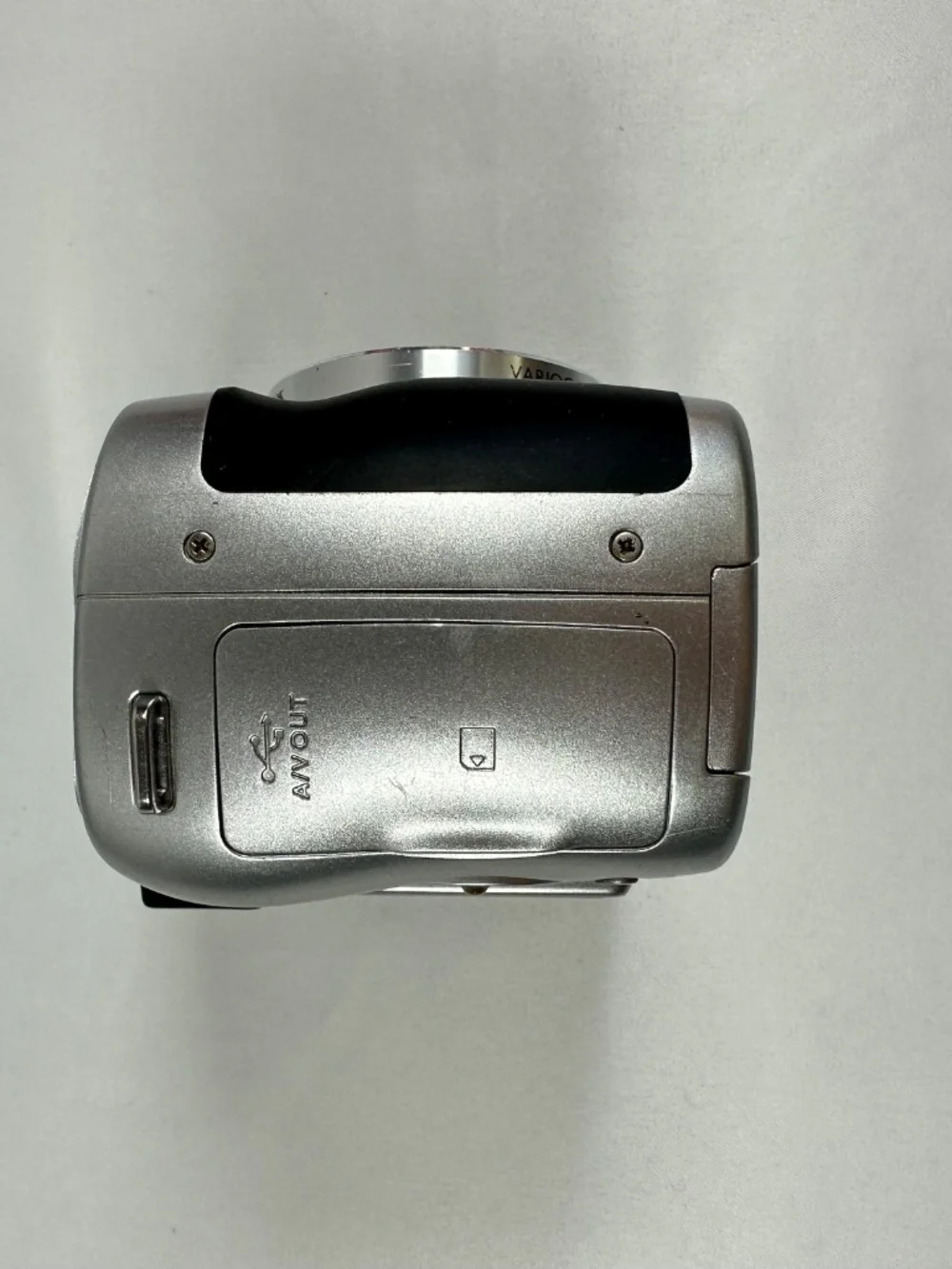 Kodak EasyShare Z650 Zoom Digital Camera, KCKFL61702125, Silver, FOR PARTS.